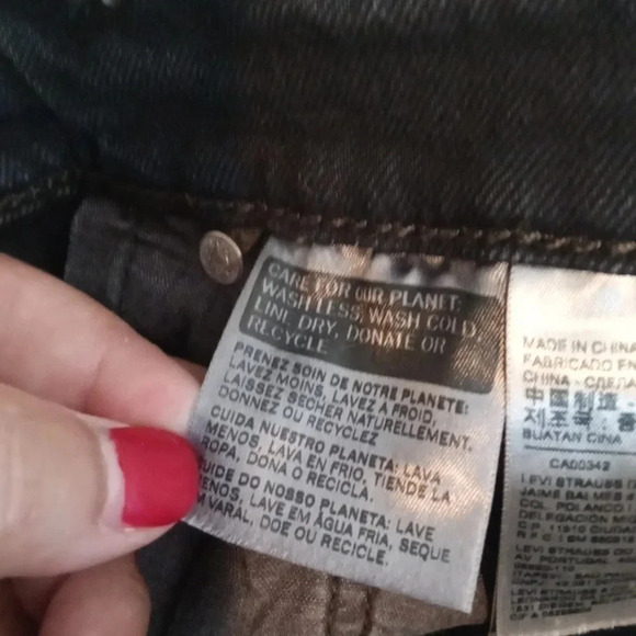 Levi's 501 button fly black  Raw Hem High Rise Distressed Womens  size 29 - Picture 6 of 12